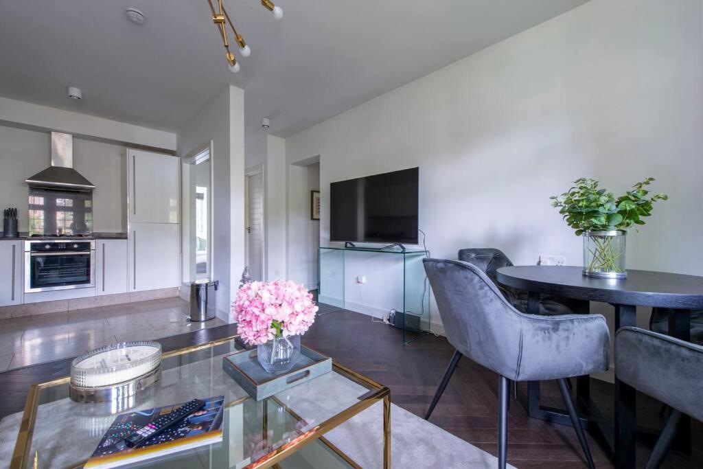 2 Bedroom Modern Urban Sanctuary 1Cc - Cherrydeal London Eksteriør bilde